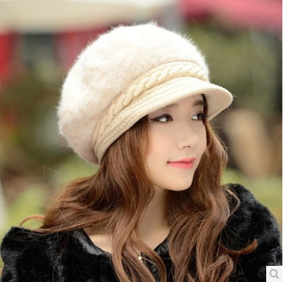 Ladies winter knitted beret