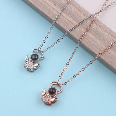 2022 New 100 Languages I Love You Projection Charm Pendant Necklaces Heart-shaped Crystal Wedding Ladies Necklace Gifts